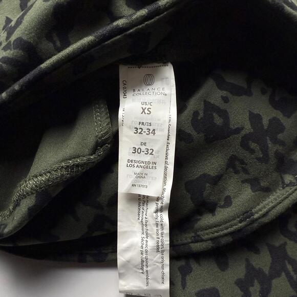 BALANCE COLLECTION Contender Lux Printed Yoga Leggings Sz XS Green - Picture 7 of 7